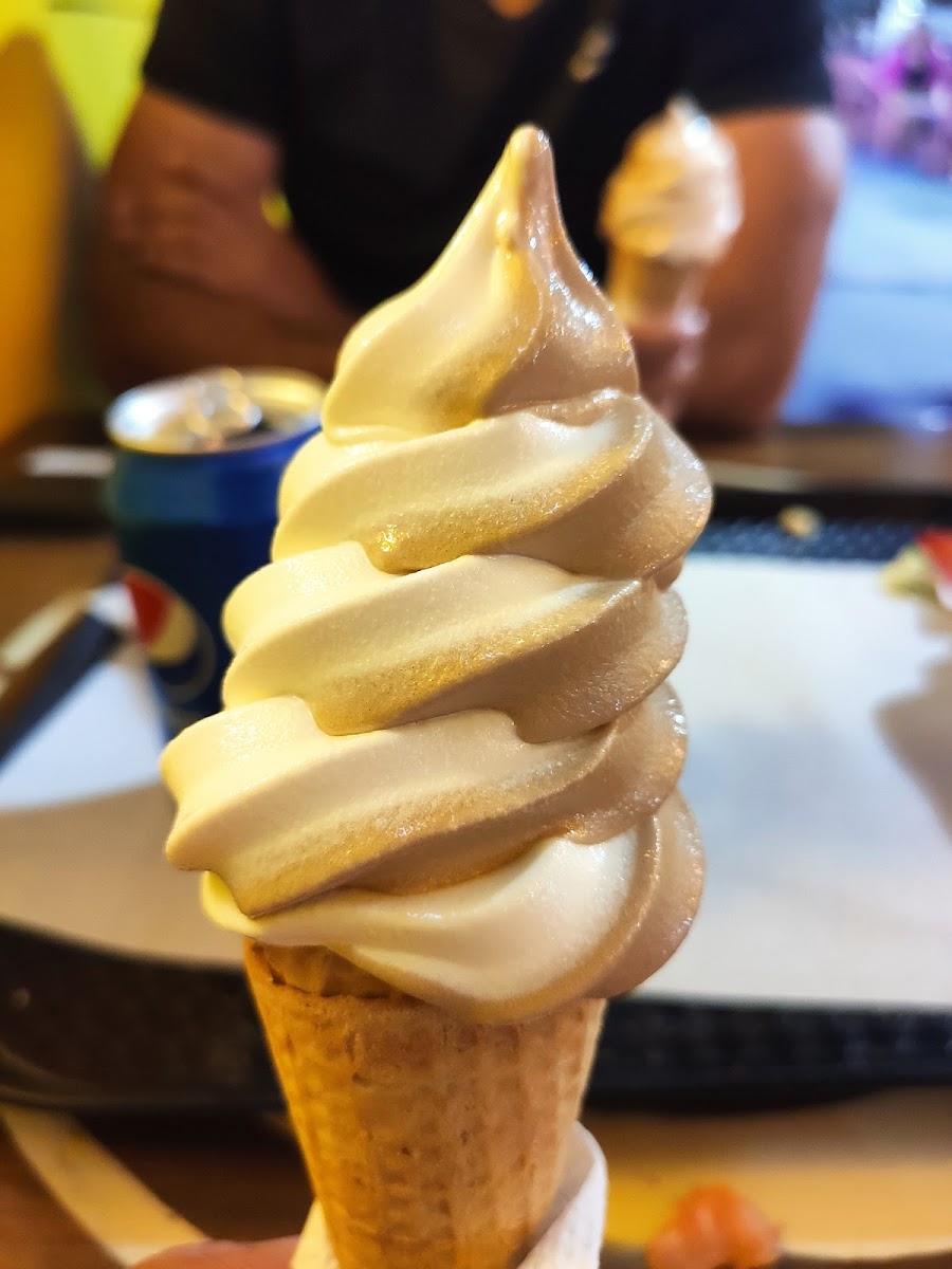 85 Street Burger Joint-8